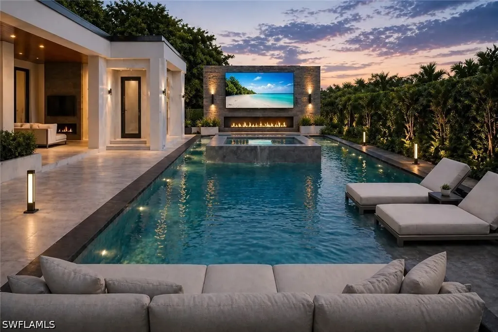 3423 Canal Street Naples FL 34112