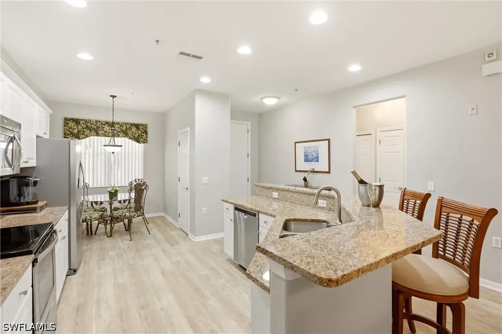 4864 Hampshire Court Naples FL 34112