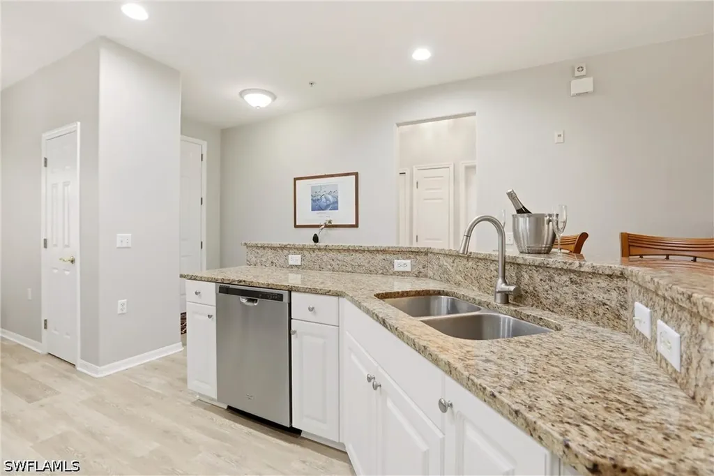 4864 Hampshire Court Naples FL 34112