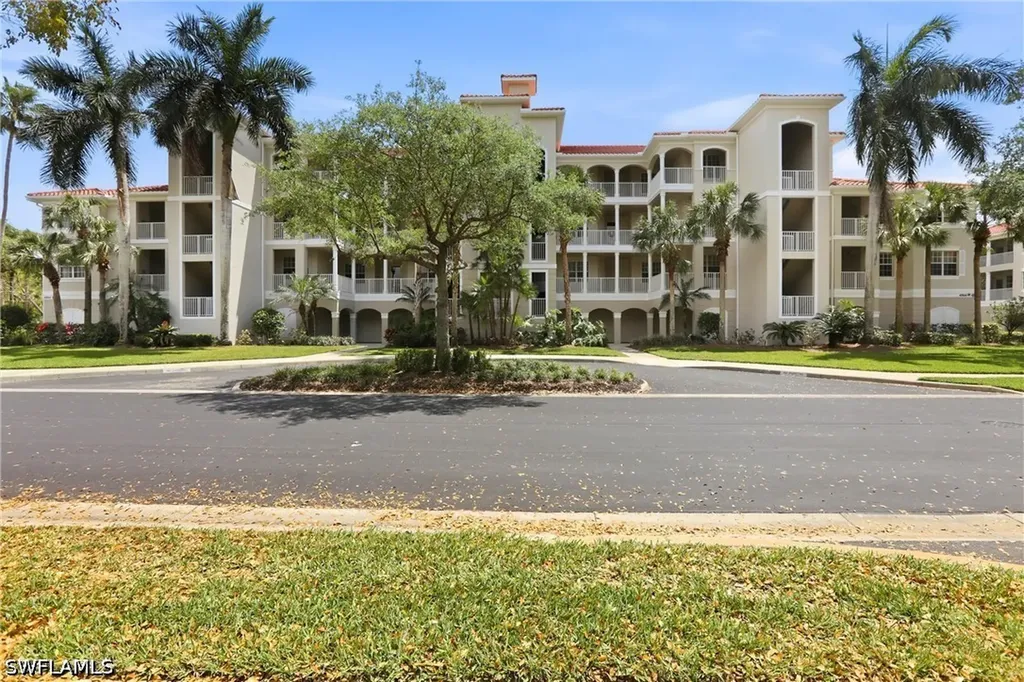 4864 Hampshire Court Naples FL 34112