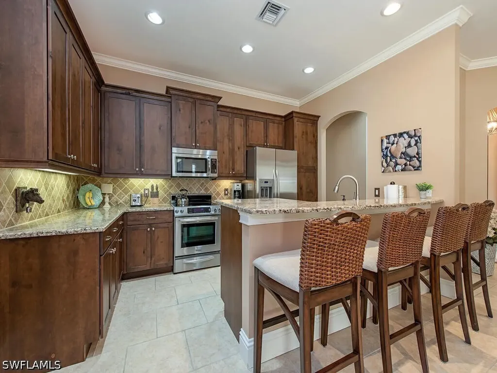 8000 Cordoba Place Naples FL 34113