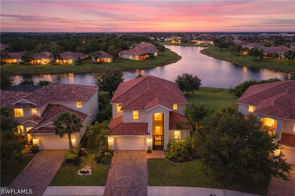 2446 Heydon Circle E Naples FL 34120