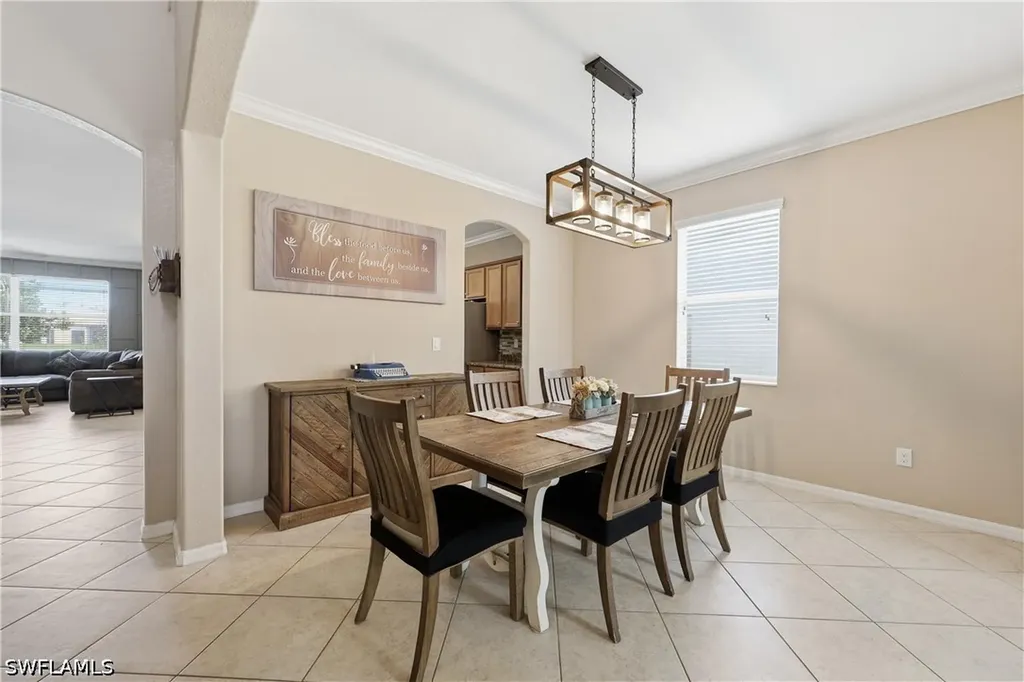 2446 Heydon Circle E Naples FL 34120