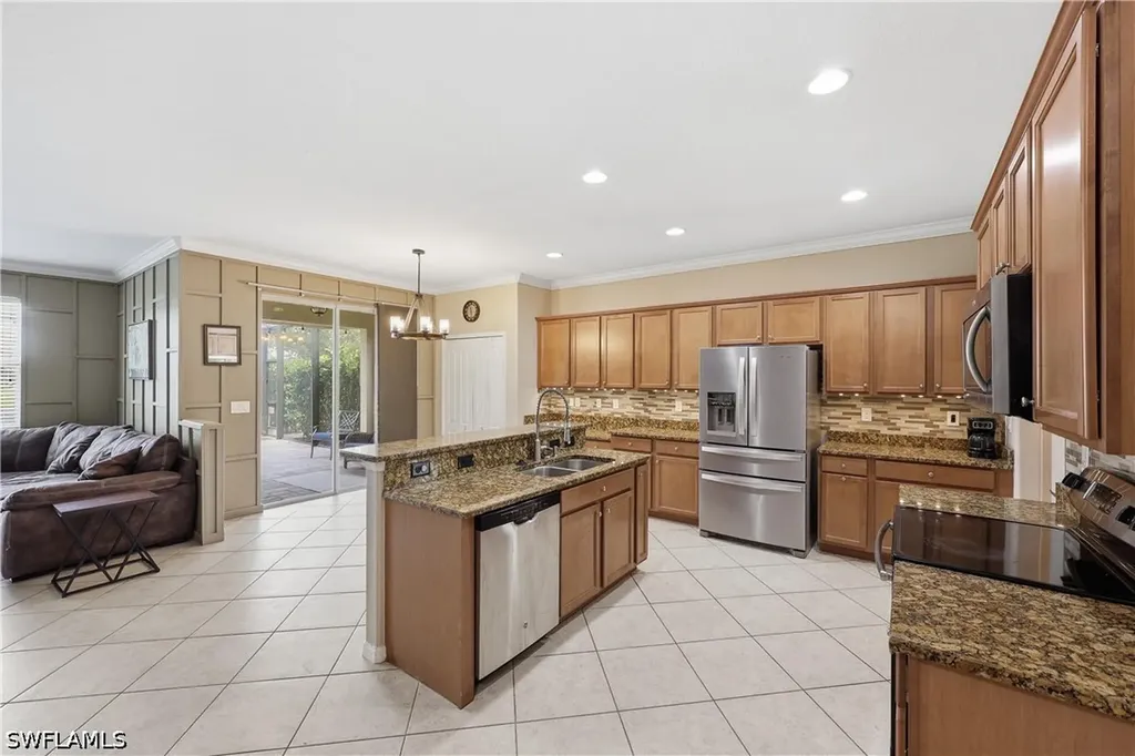 2446 Heydon Circle E Naples FL 34120
