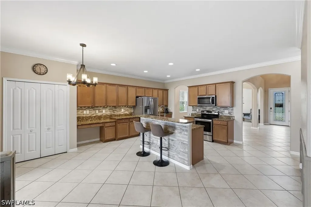 2446 Heydon Circle E Naples FL 34120