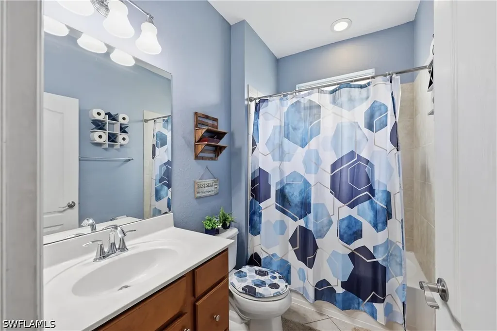 2446 Heydon Circle E Naples FL 34120