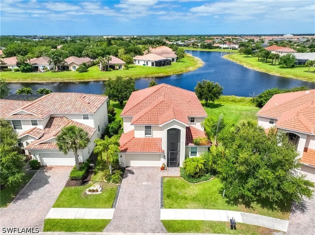 2446 Heydon Circle E Naples FL 34120