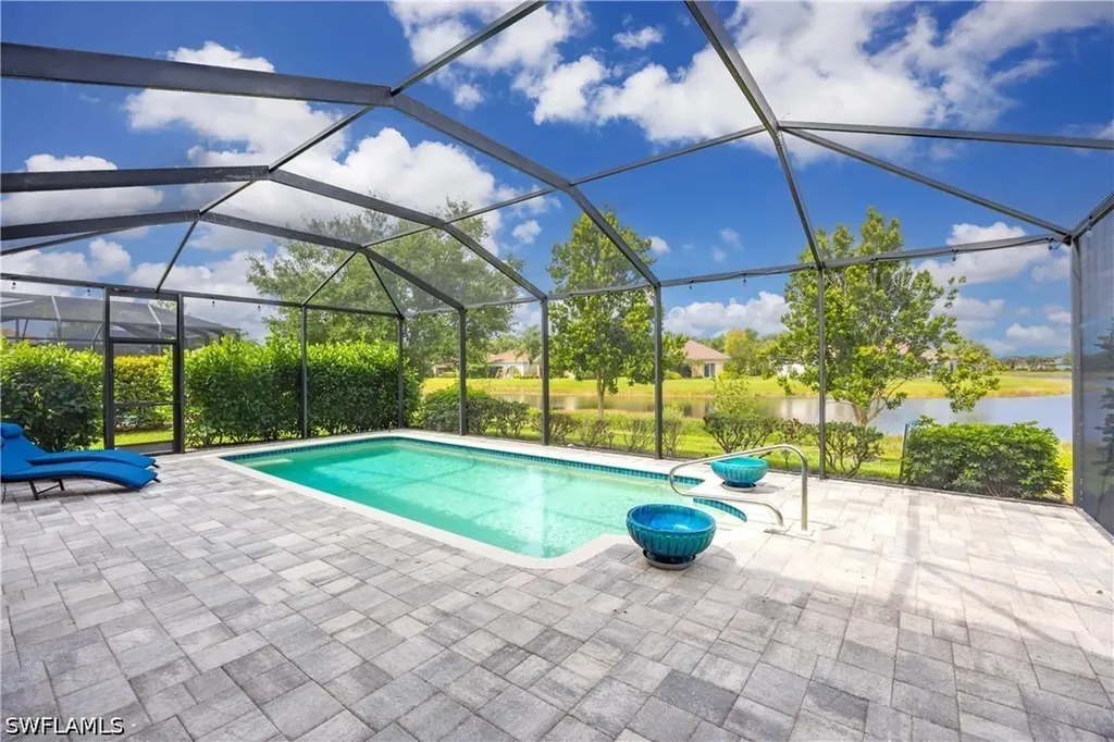 2446 Heydon Circle E Naples FL 34120