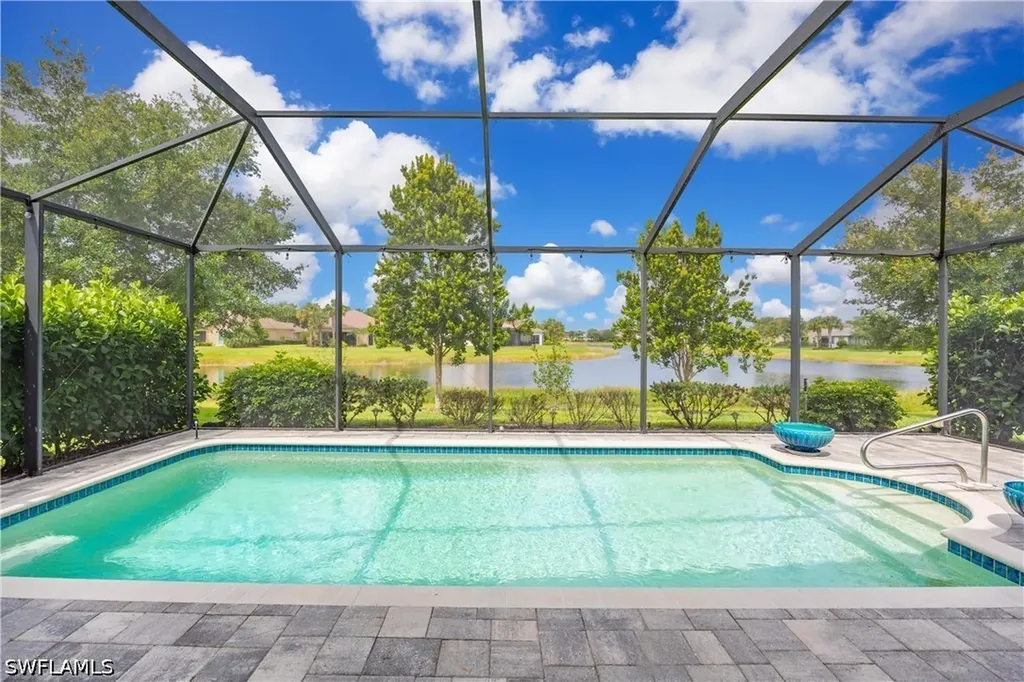2446 Heydon Circle E Naples FL 34120