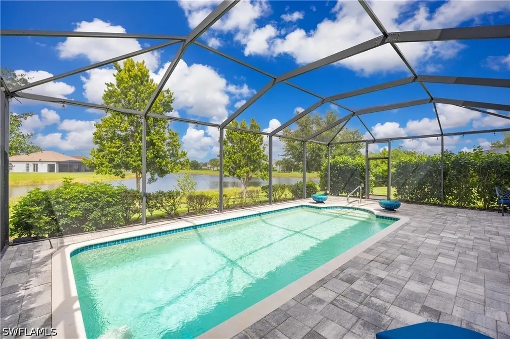 2446 Heydon Circle E Naples FL 34120