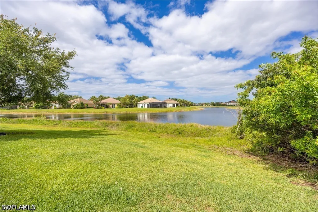 2446 Heydon Circle E Naples FL 34120