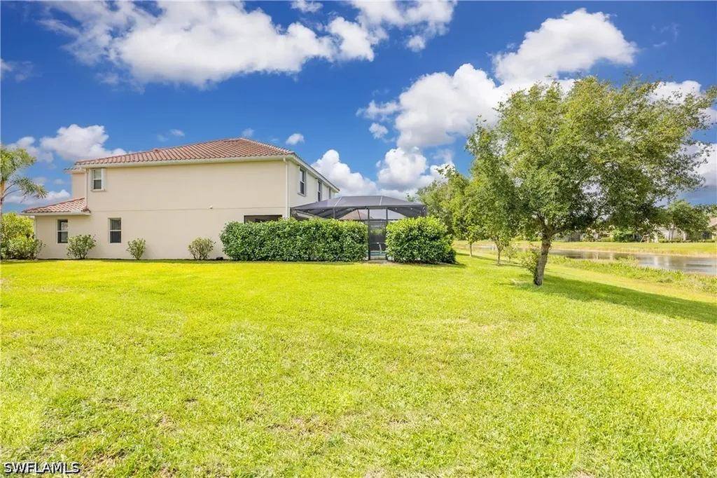 2446 Heydon Circle E Naples FL 34120