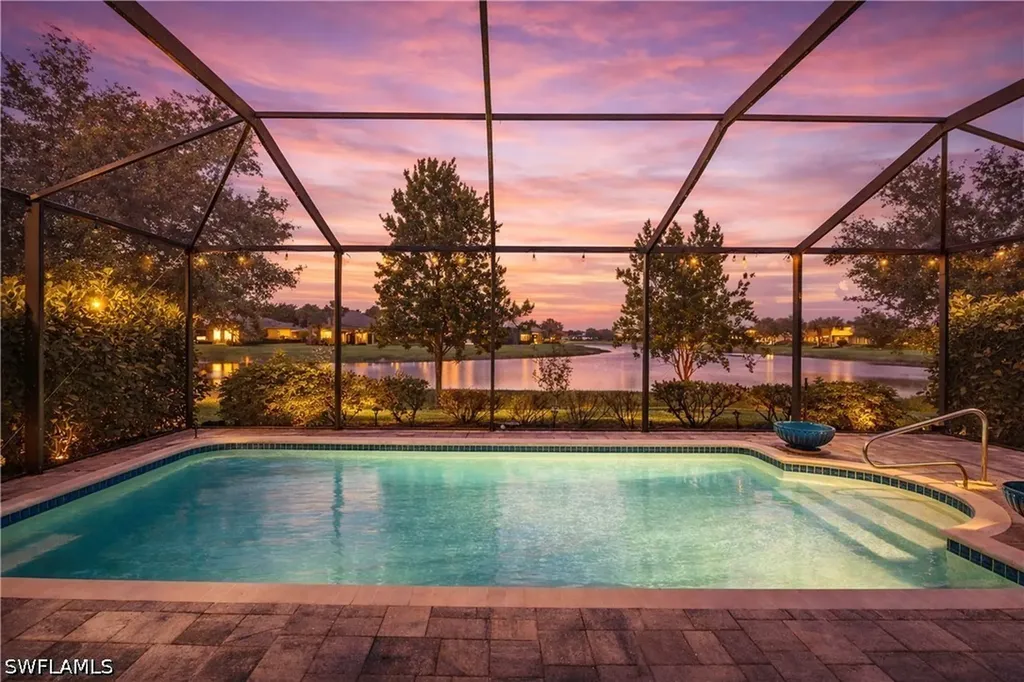 2446 Heydon Circle E Naples FL 34120