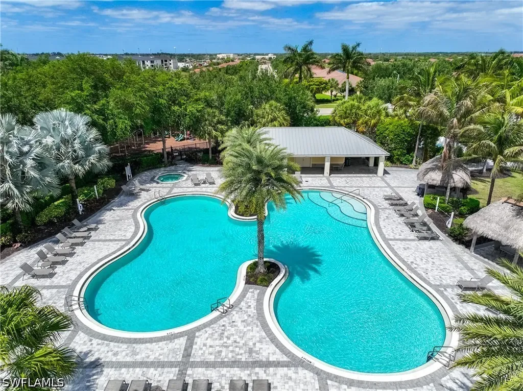 2446 Heydon Circle E Naples FL 34120
