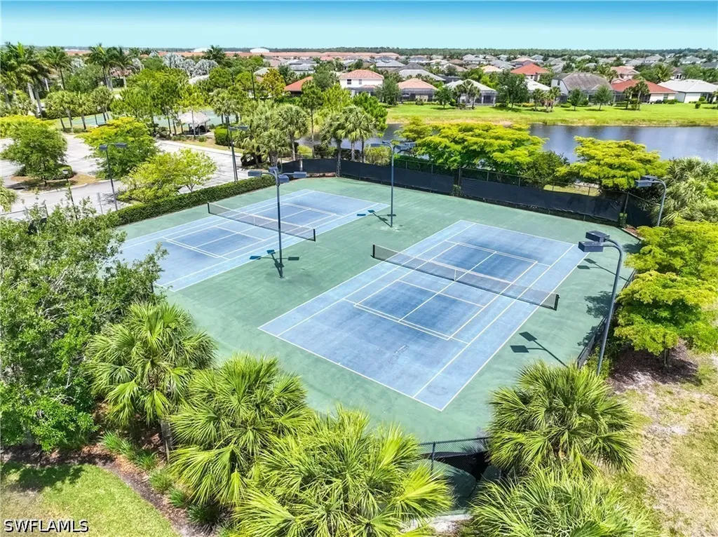 2446 Heydon Circle E Naples FL 34120