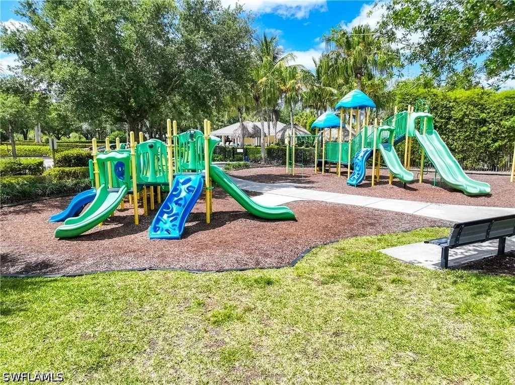 2446 Heydon Circle E Naples FL 34120