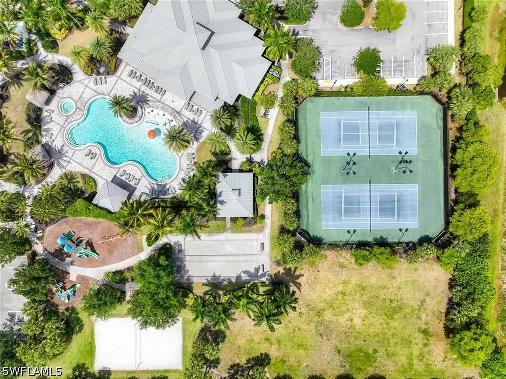 2446 Heydon Circle E Naples FL 34120