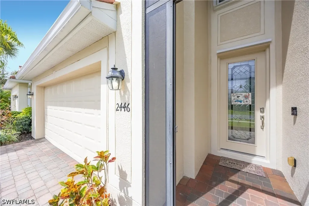 2446 Heydon Circle E Naples FL 34120