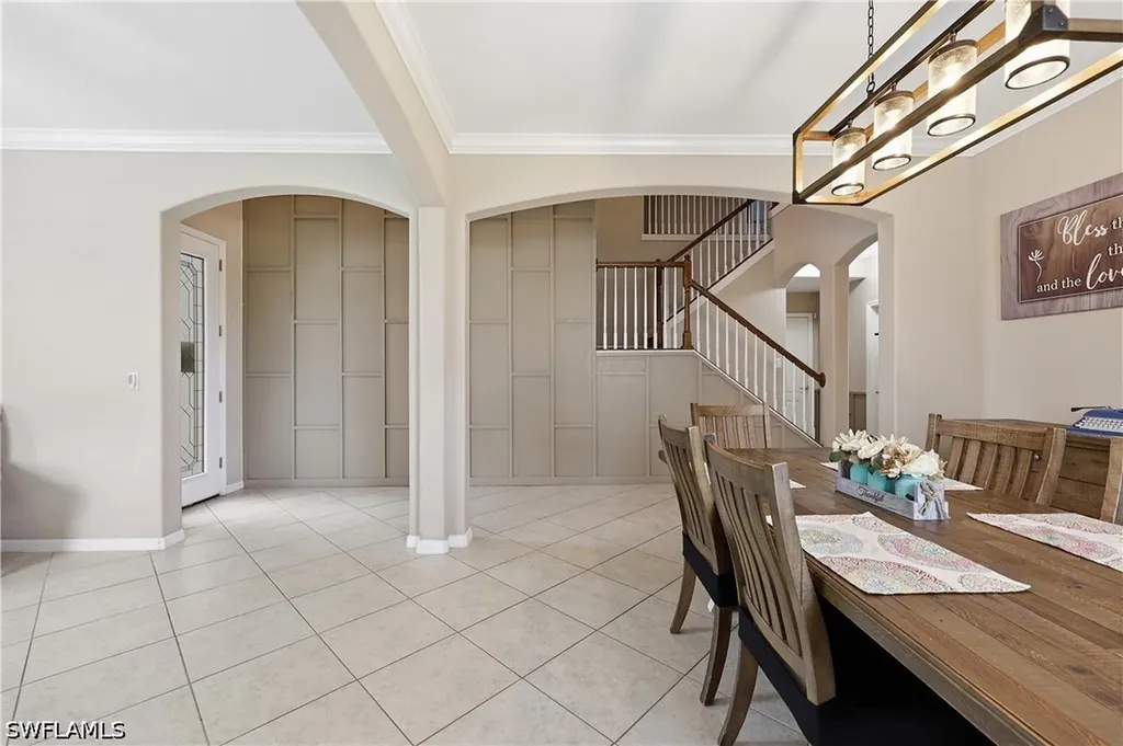 2446 Heydon Circle E Naples FL 34120