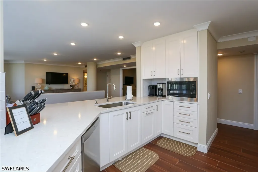 4041 Gulf Shore Boulevard N Naples FL 34103
