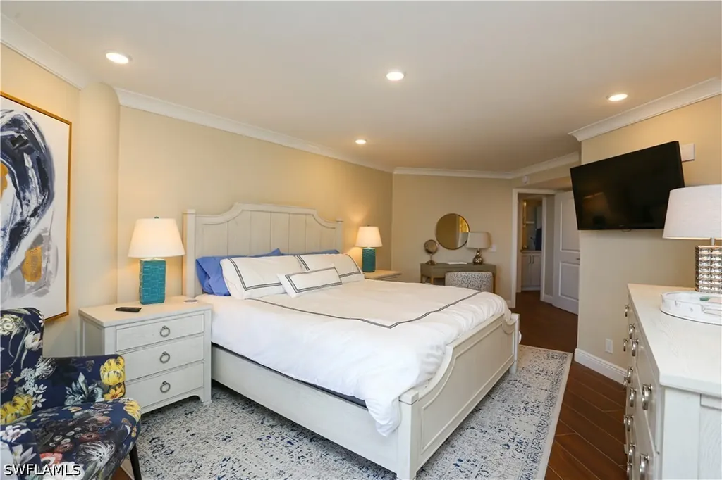 4041 Gulf Shore Boulevard N Naples FL 34103