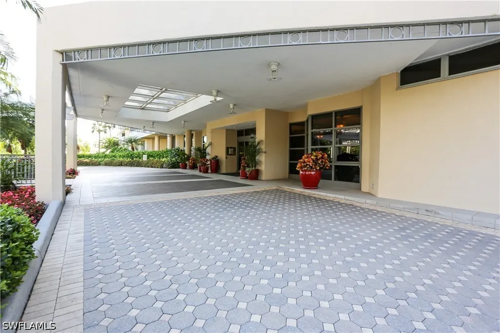 4041 Gulf Shore Boulevard N Naples FL 34103