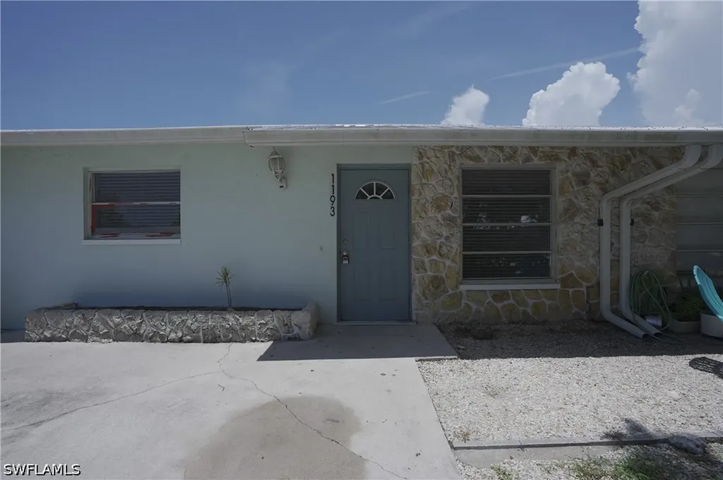 1195 S Alhambra Circle Naples FL 34103