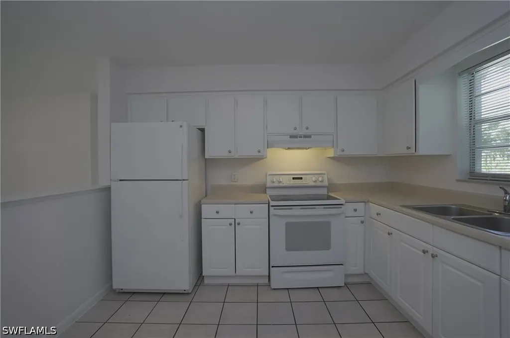 1195 S Alhambra Circle Naples FL 34103