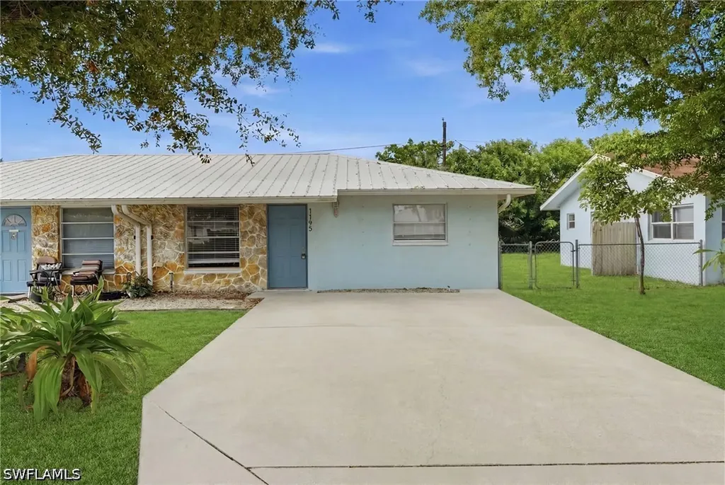 1195 S Alhambra Circle Naples FL 34103