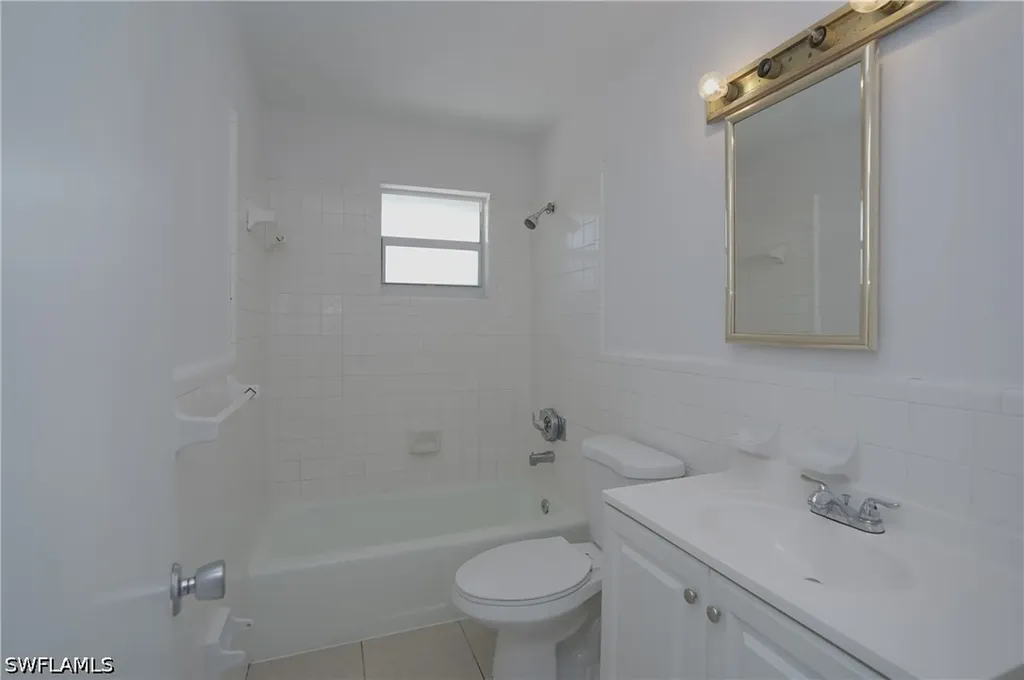 1195 S Alhambra Circle Naples FL 34103