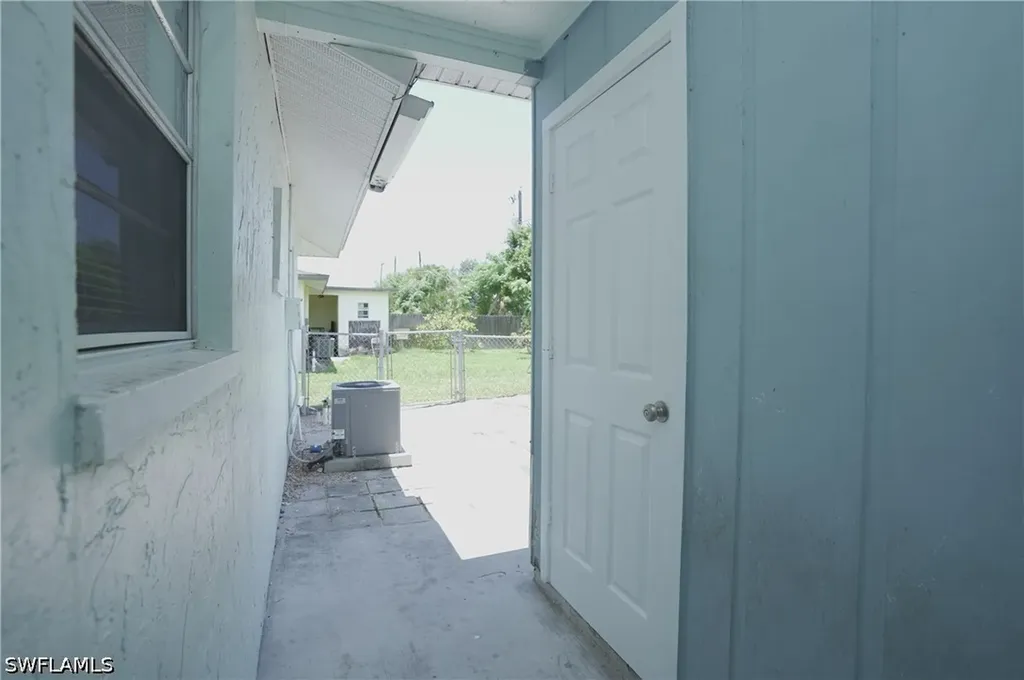 1195 S Alhambra Circle Naples FL 34103