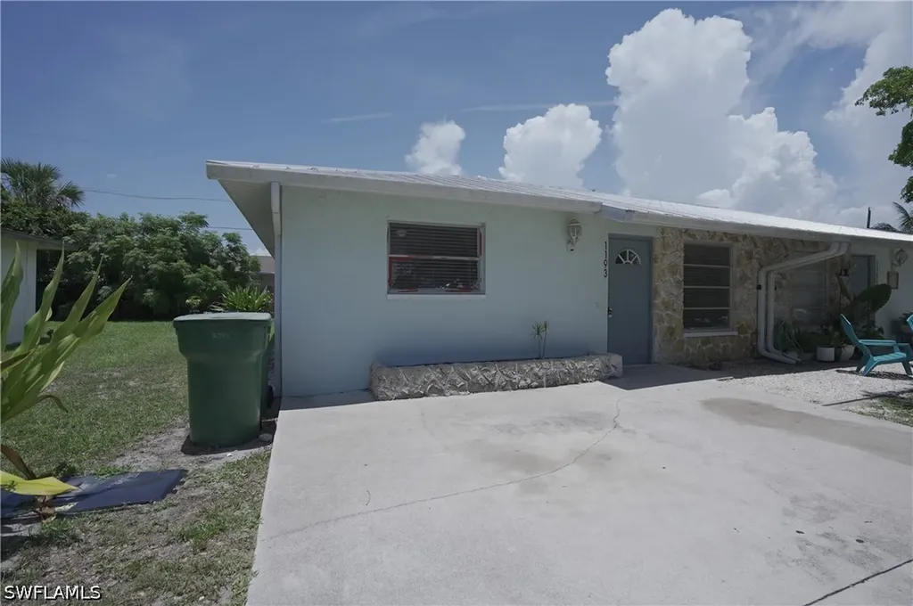 1195 S Alhambra Circle Naples FL 34103