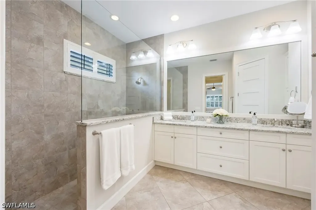 6466 Warwick Avenue Naples FL 34113