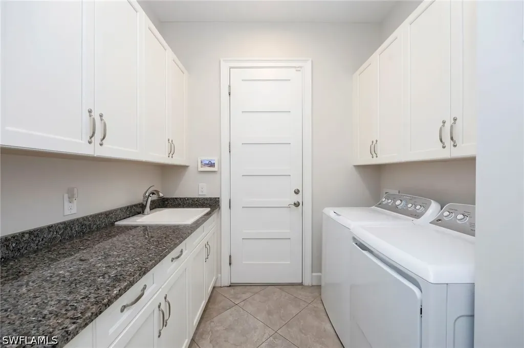 6466 Warwick Avenue Naples FL 34113