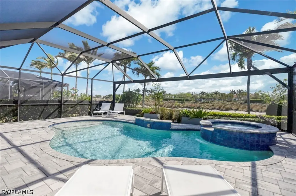 6466 Warwick Avenue Naples FL 34113