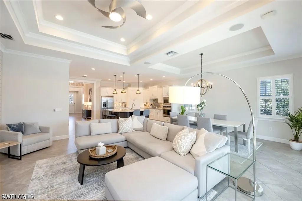 6466 Warwick Avenue Naples FL 34113