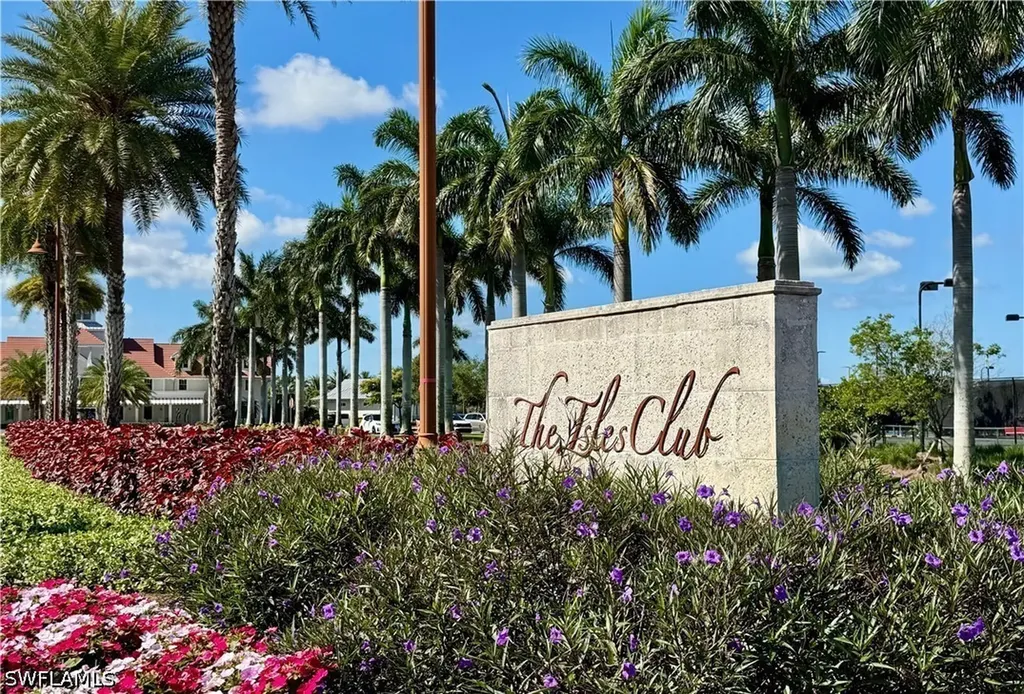6466 Warwick Avenue Naples FL 34113