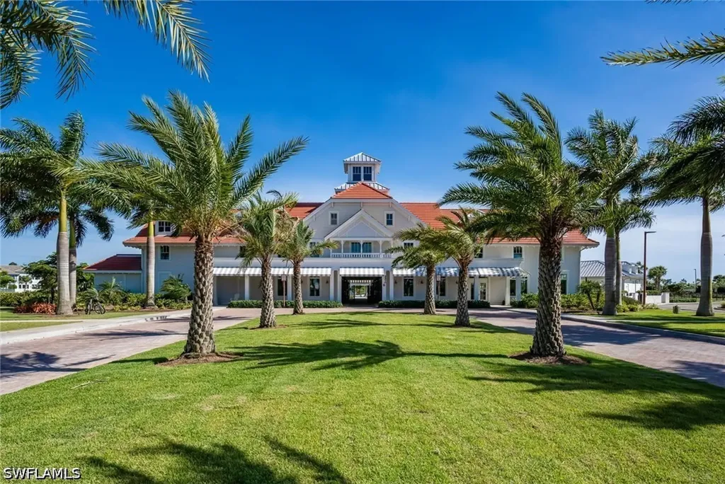 6466 Warwick Avenue Naples FL 34113