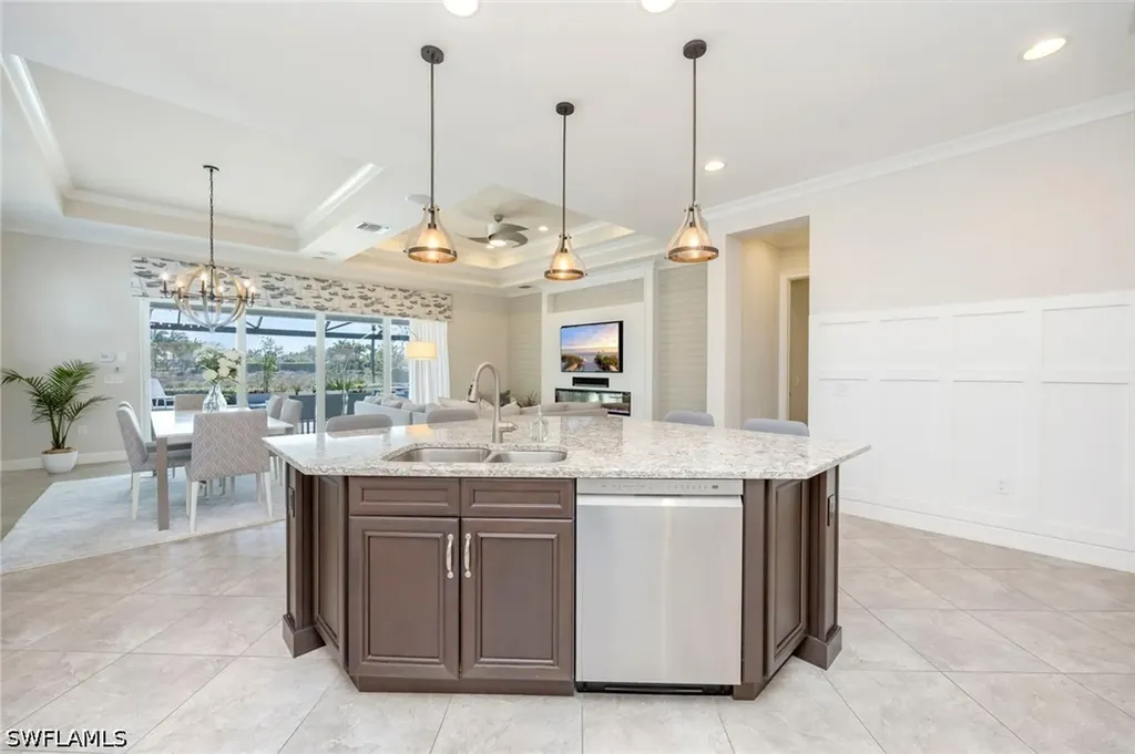 6466 Warwick Avenue Naples FL 34113