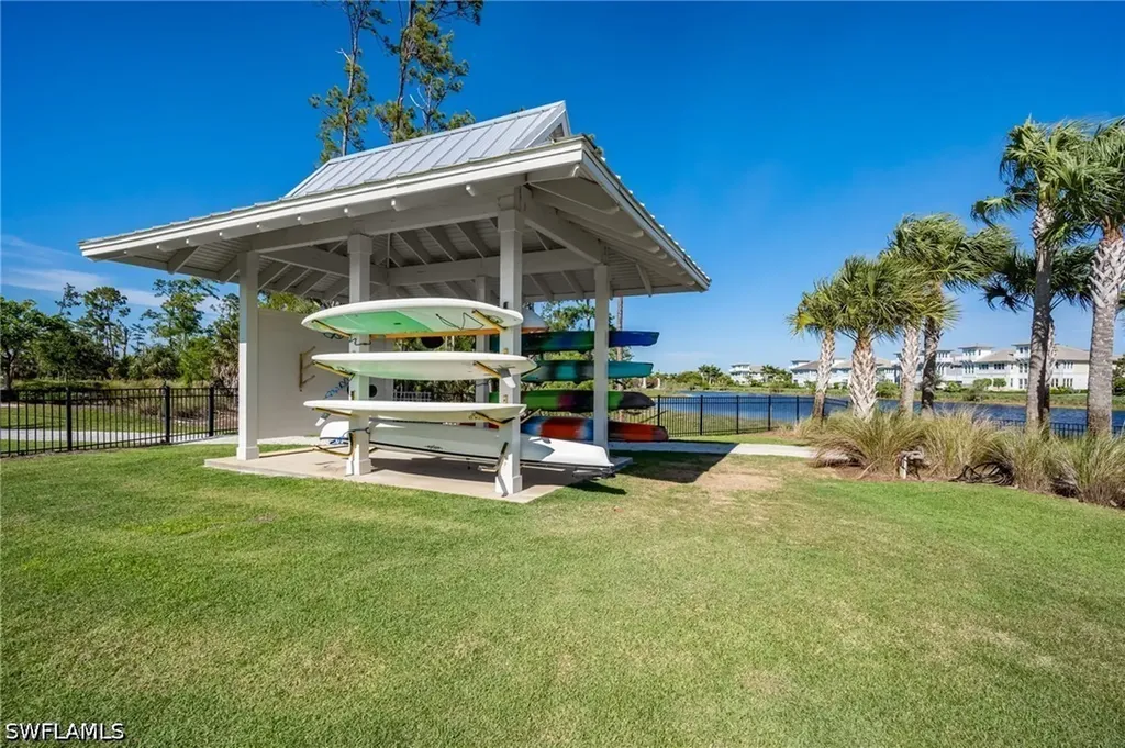 6466 Warwick Avenue Naples FL 34113