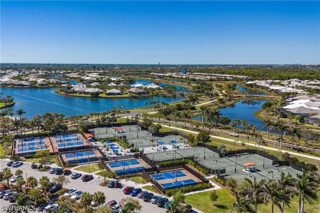 6466 Warwick Avenue Naples FL 34113