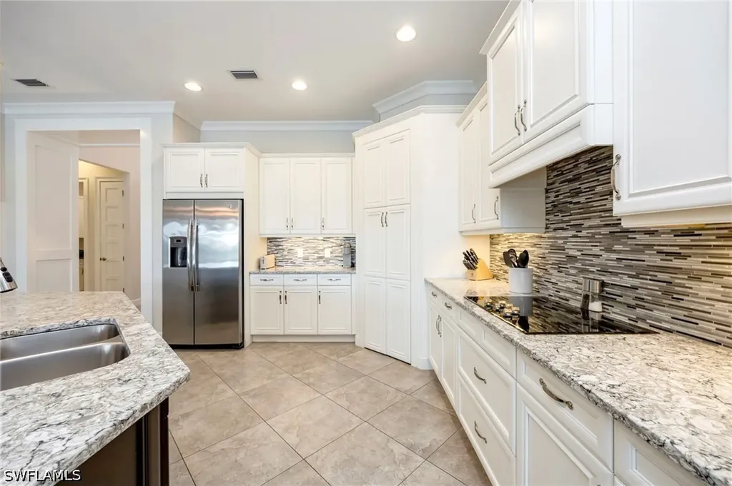 6466 Warwick Avenue Naples FL 34113
