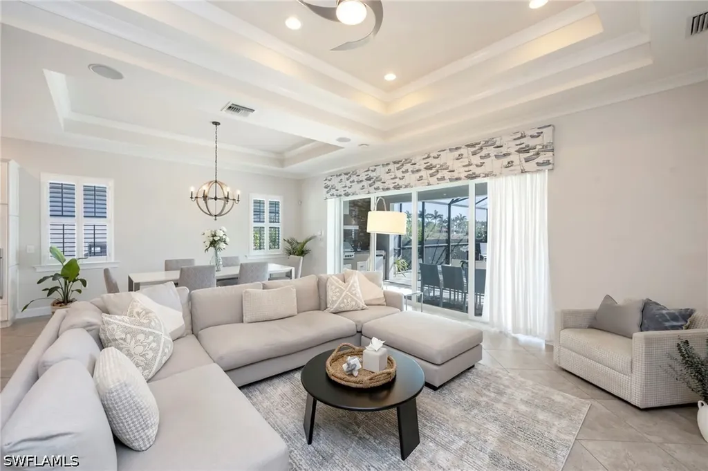 6466 Warwick Avenue Naples FL 34113
