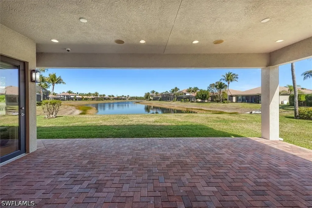3168 Pacific Drive Naples FL 34119