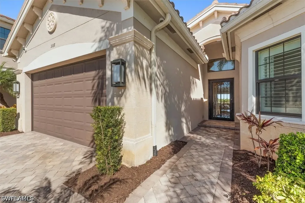 3168 Pacific Drive Naples FL 34119