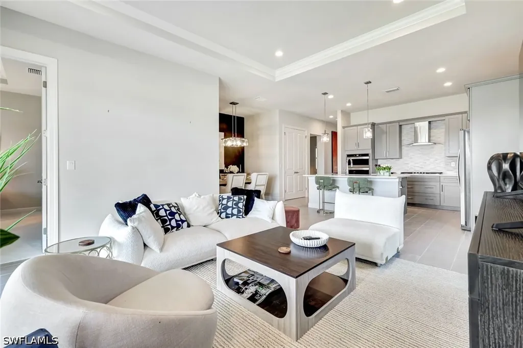 9209 Cayman Drive N Naples FL 34114