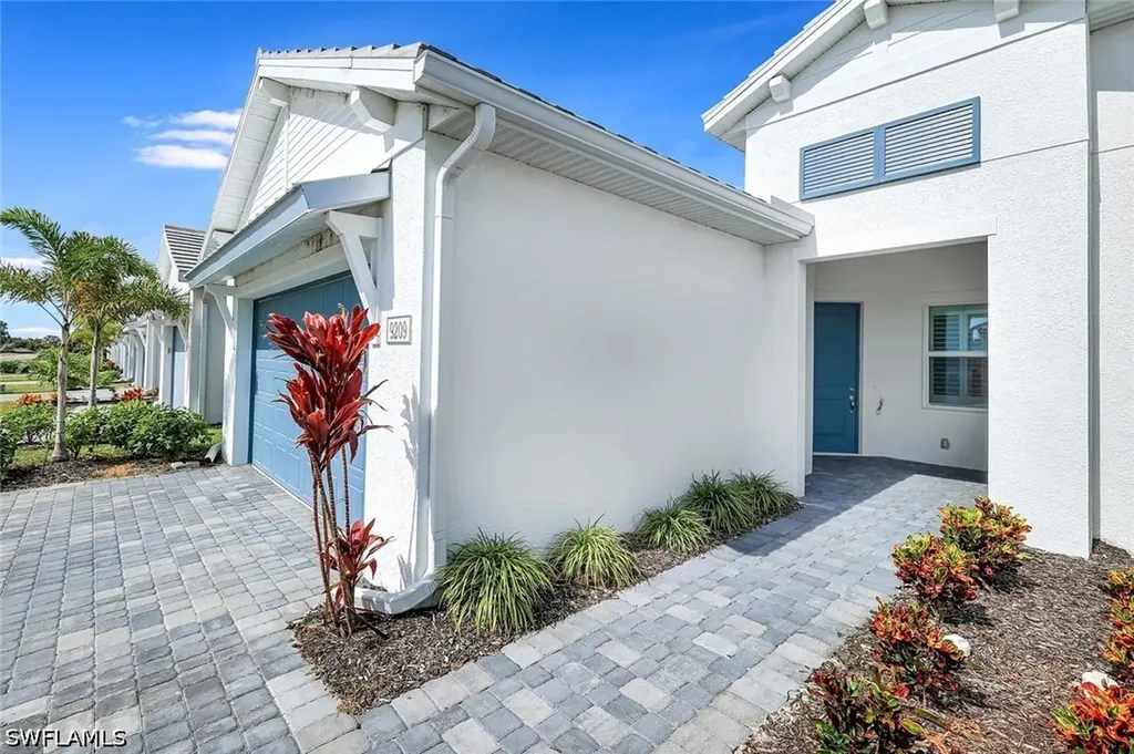 9209 Cayman Drive N Naples FL 34114