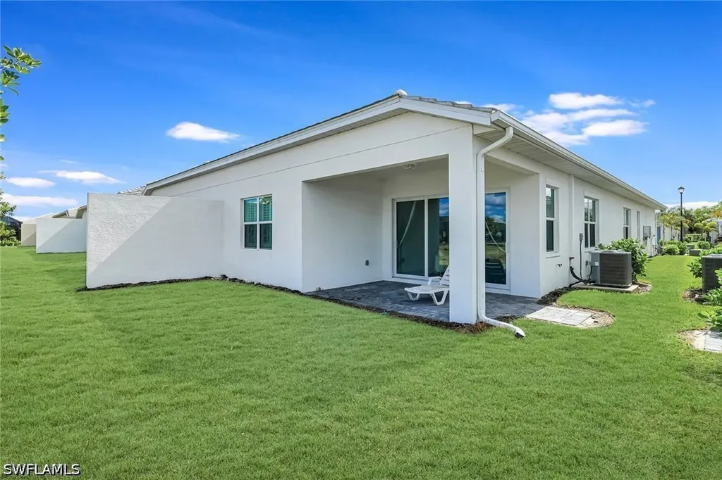 9209 Cayman Drive N Naples FL 34114