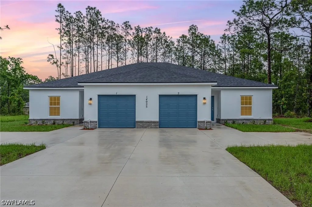 5205/5207 29th Street SW Lehigh Acres FL 33973