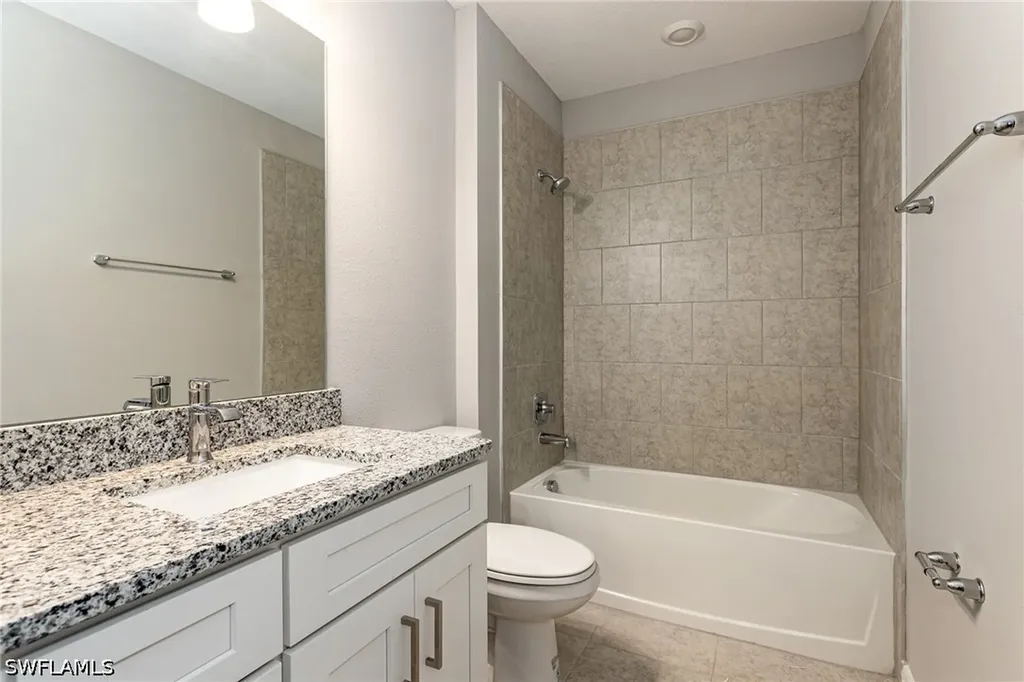 5205/5207 29th Street SW Lehigh Acres FL 33973